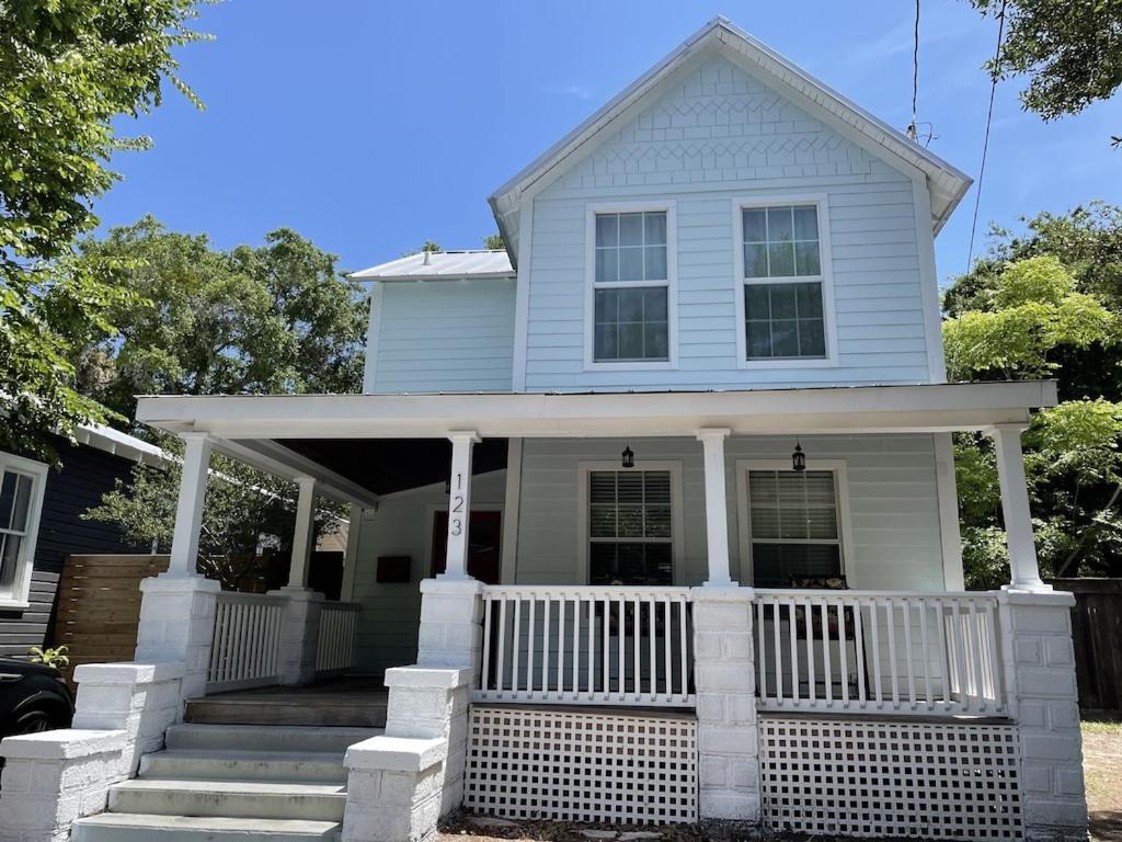 Updated Red Door Revival In Downtown Saint Augustine المظهر الخارجي الصورة